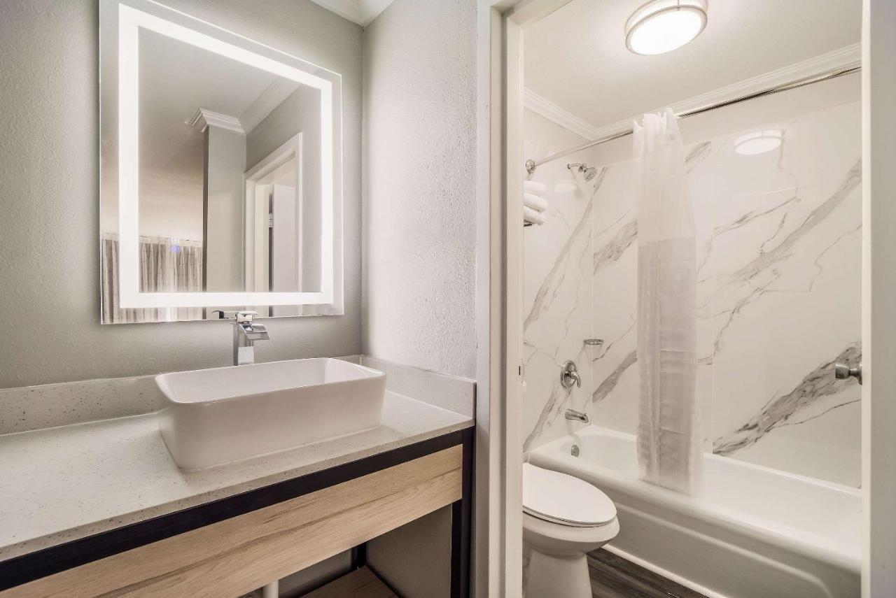 Mainstay Suites Florencie Exteriér fotografie